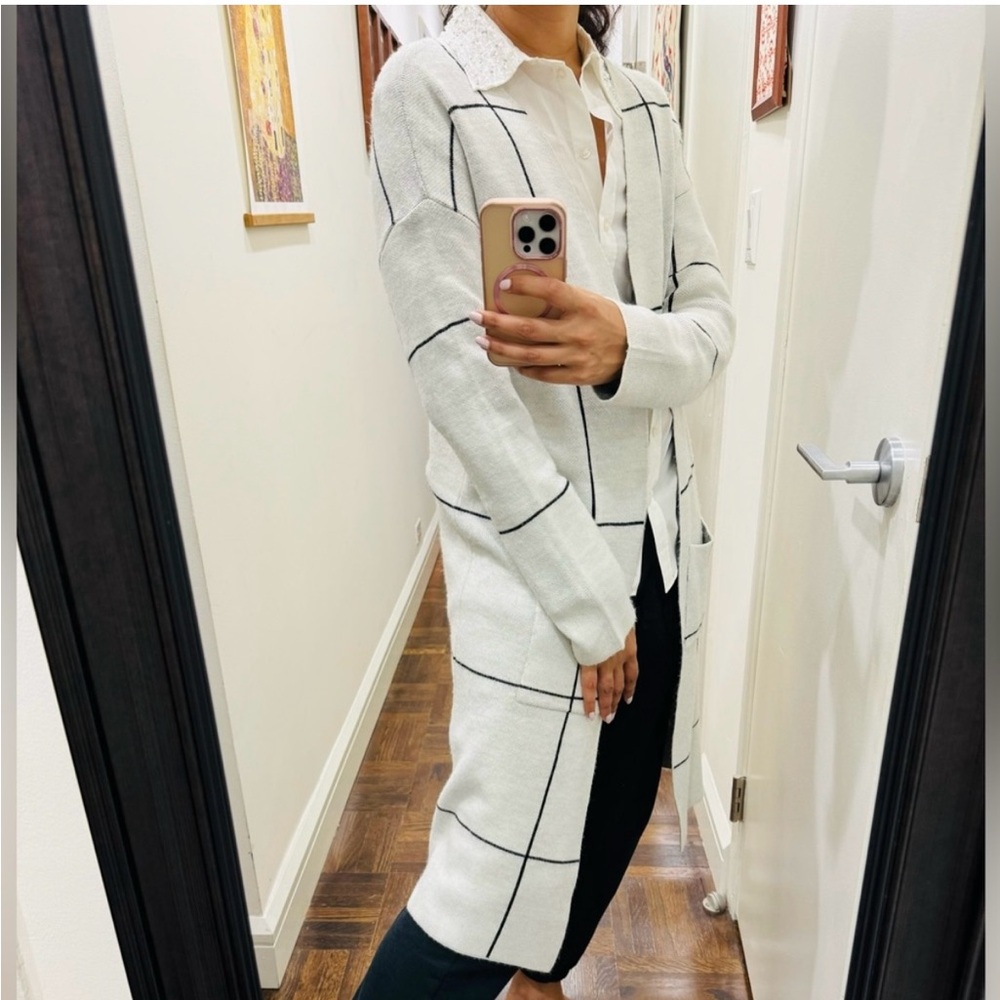 Noisy may White and Black Checkered Cardigan